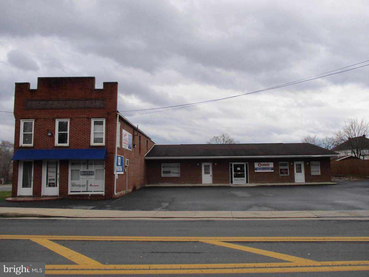 704 Winchester Avenue - Photo 1