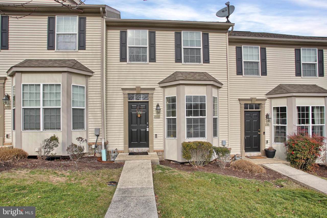 2708 Seabiscuit Street - Photo 1