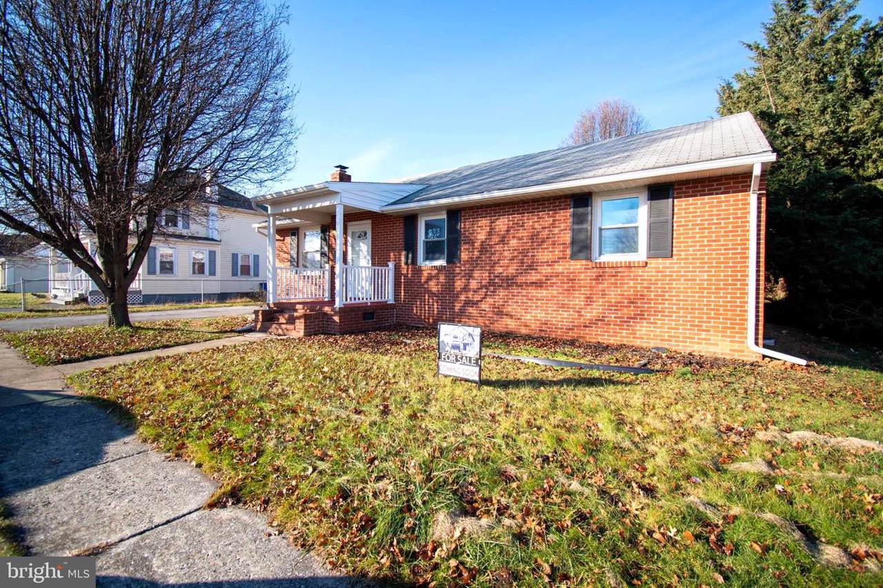 929 Kuhn Avenue - Photo 1