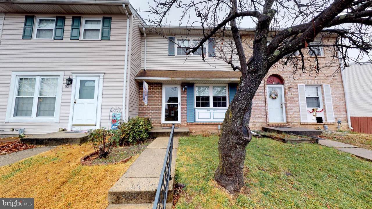 54 King Charles Circle - Photo 1