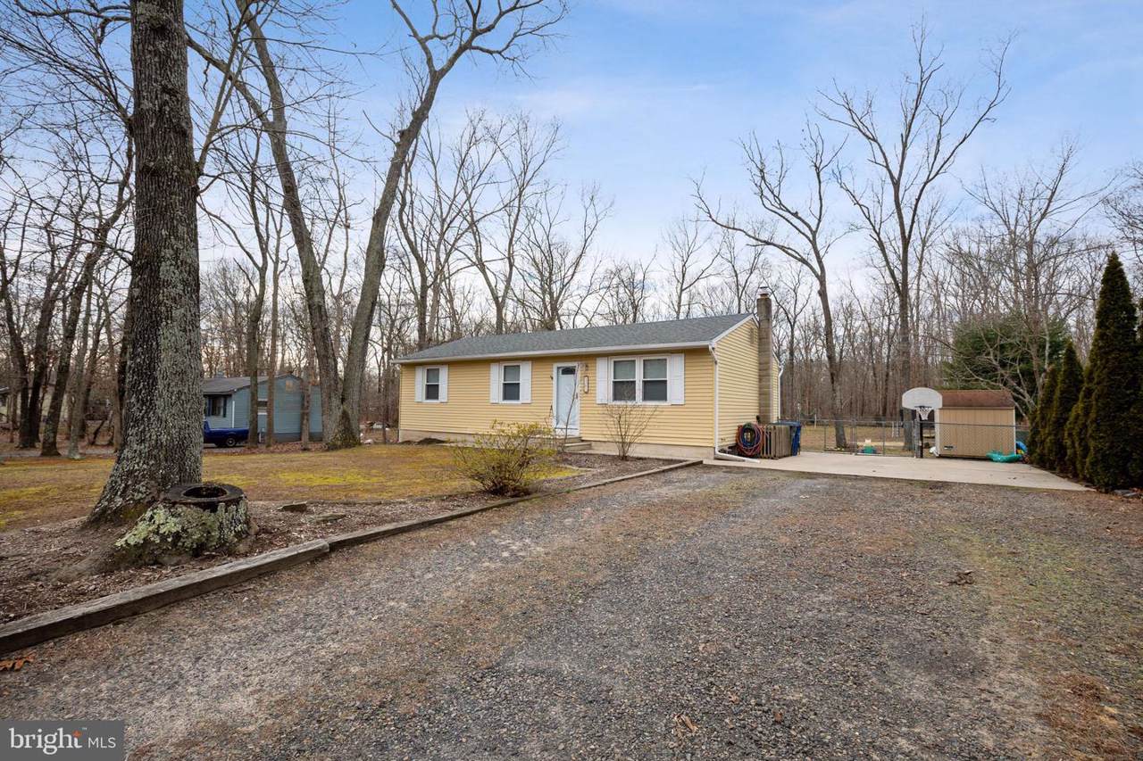 261 Oak Avenue - Photo 1