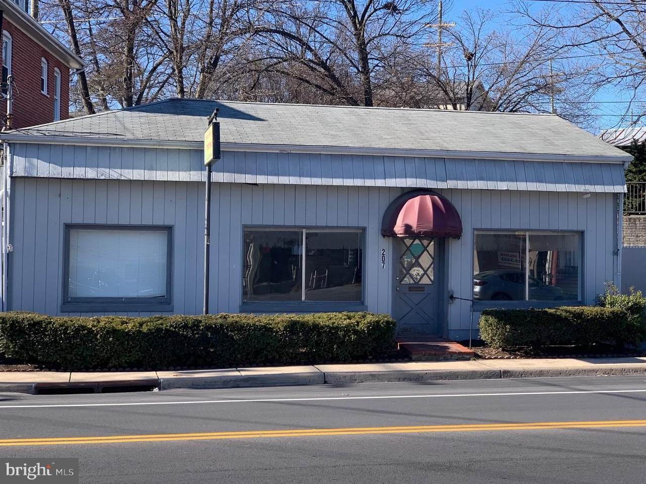207 Millwood Avenue - Photo 1