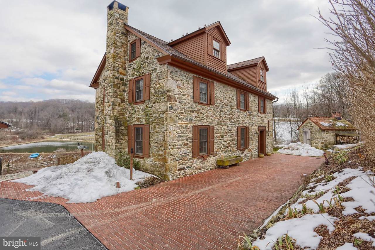 80 Mountain Road - Photo 1