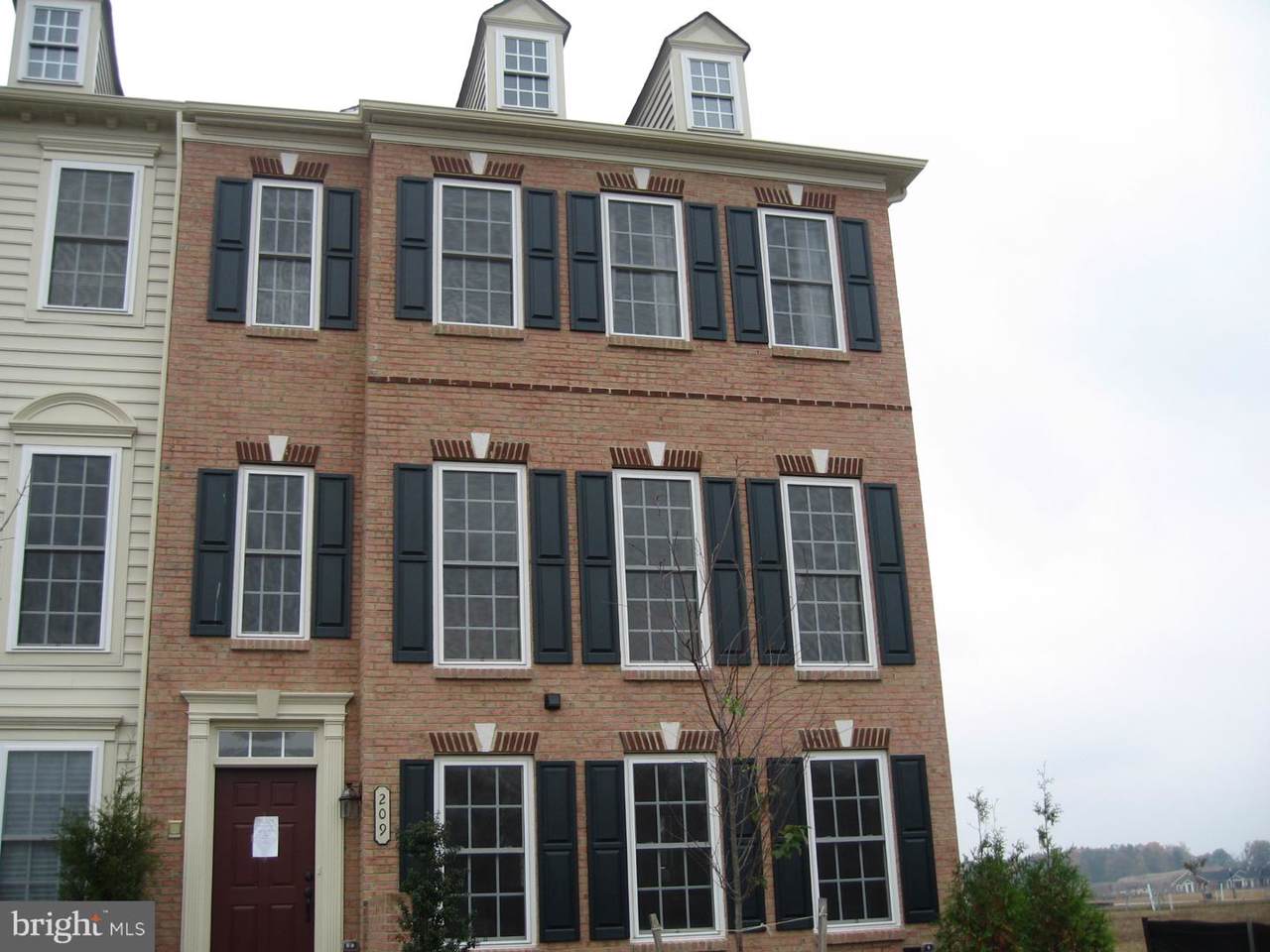 209 Altair Way - Photo 1