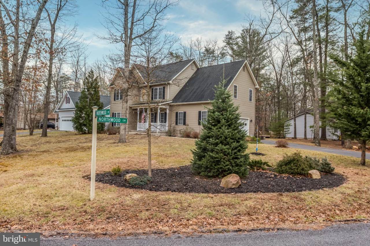 400 Northwood Circle - Photo 1