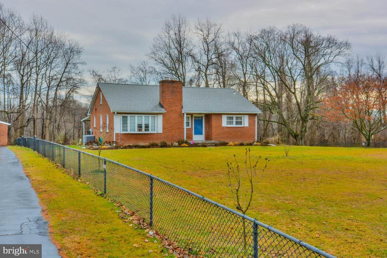 943 Stepney Road - Photo 1