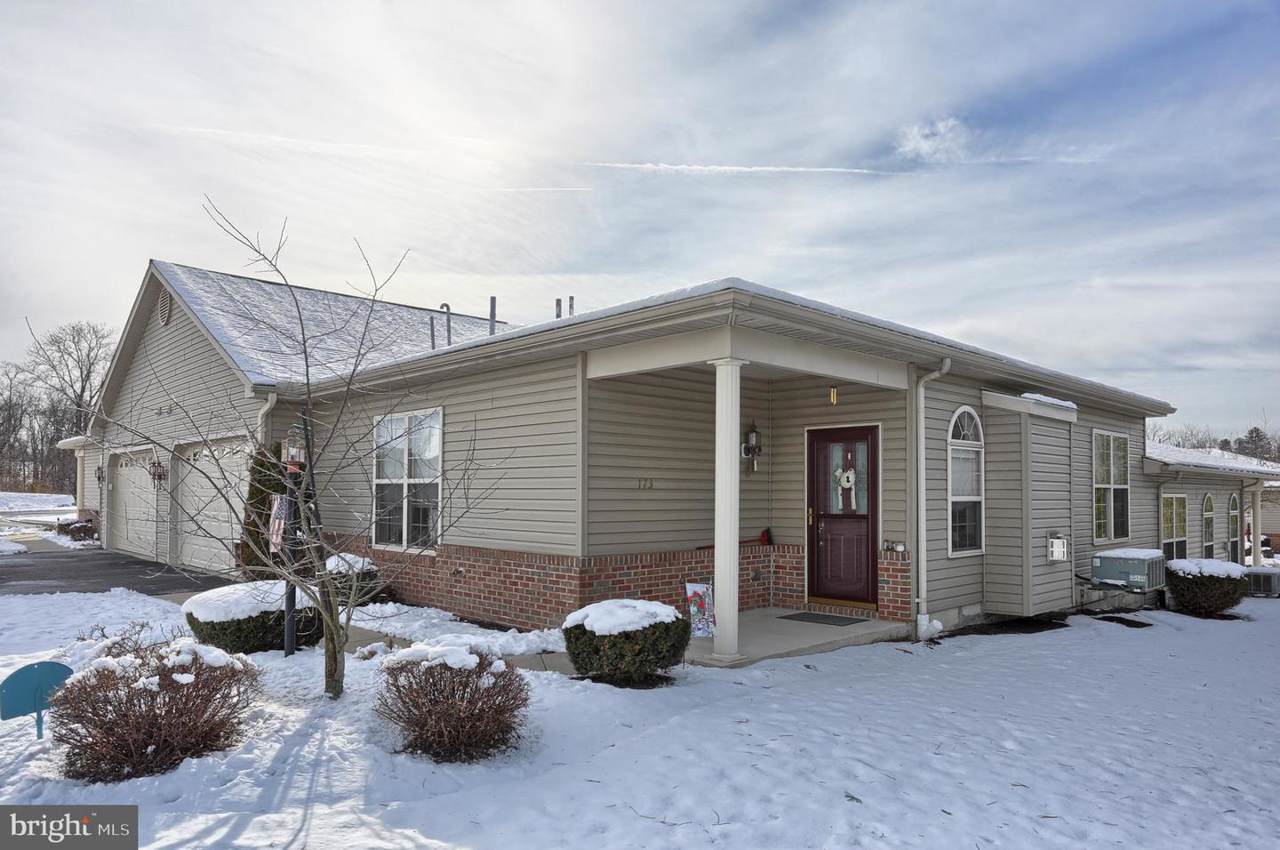 173 Meadowview Drive - Photo 1