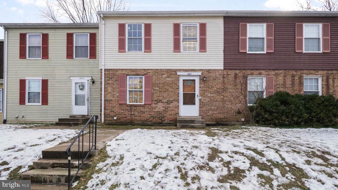 1857 Hawk Court - Photo 1