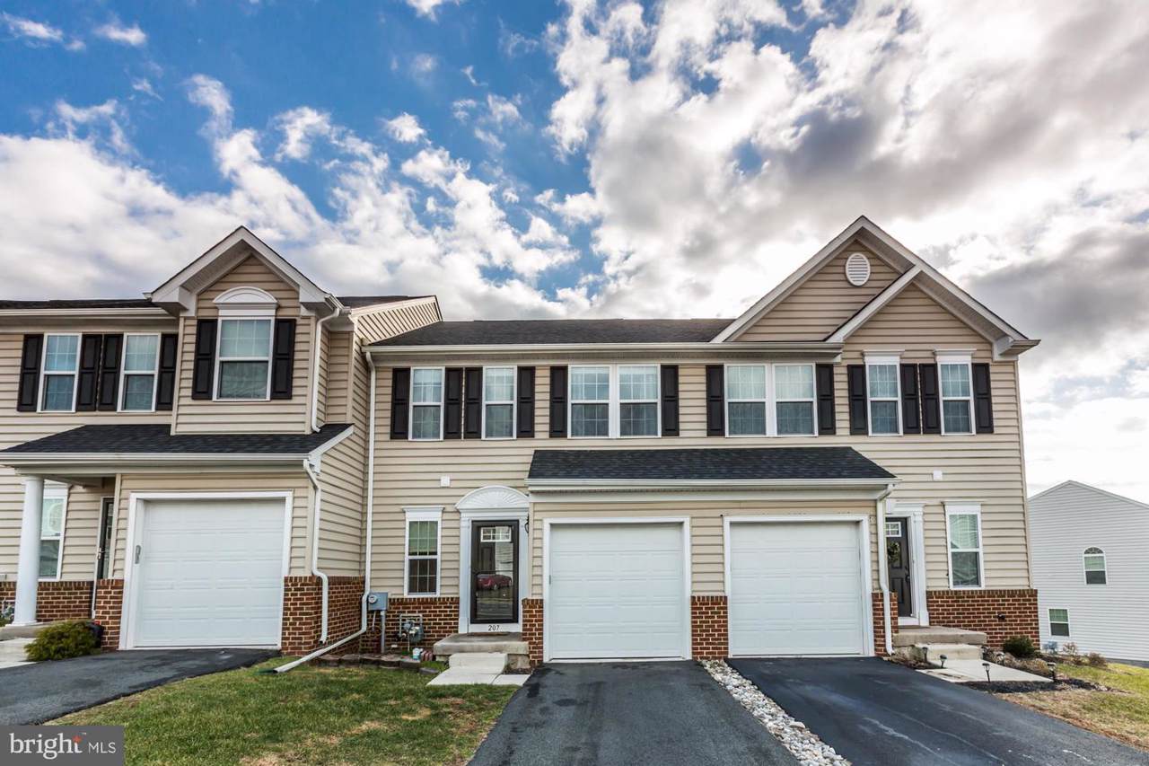 207 Stone Hill Drive - Photo 1