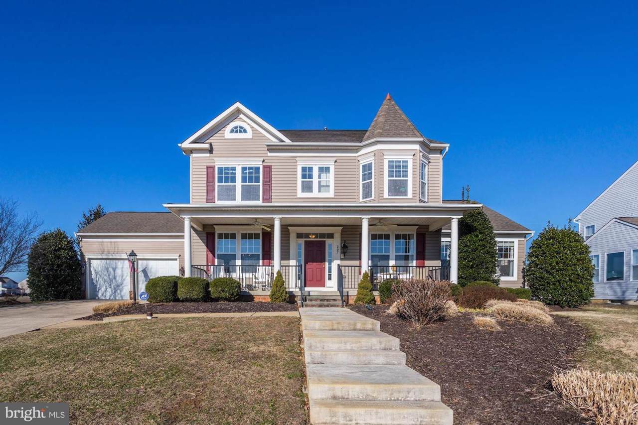 207 Oakmont Avenue - Photo 1