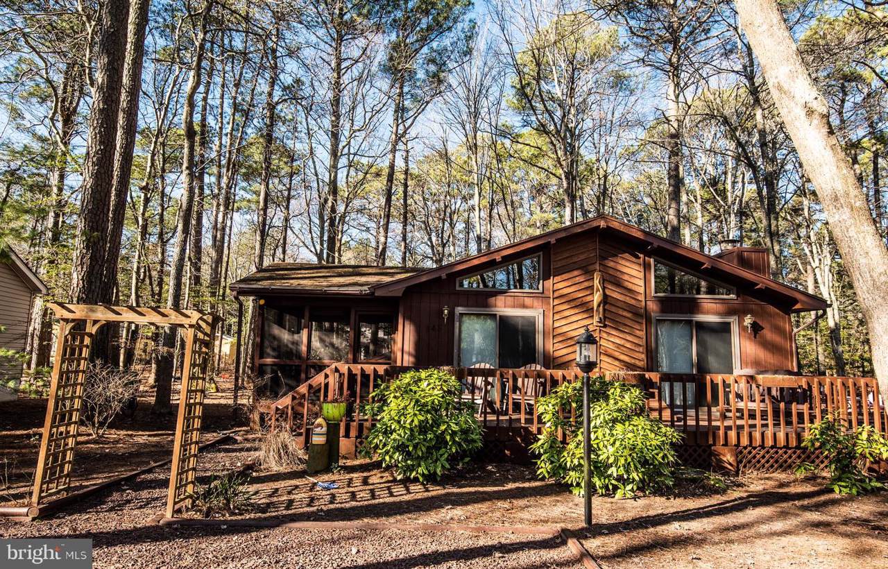 145 Camelot Circle - Photo 1
