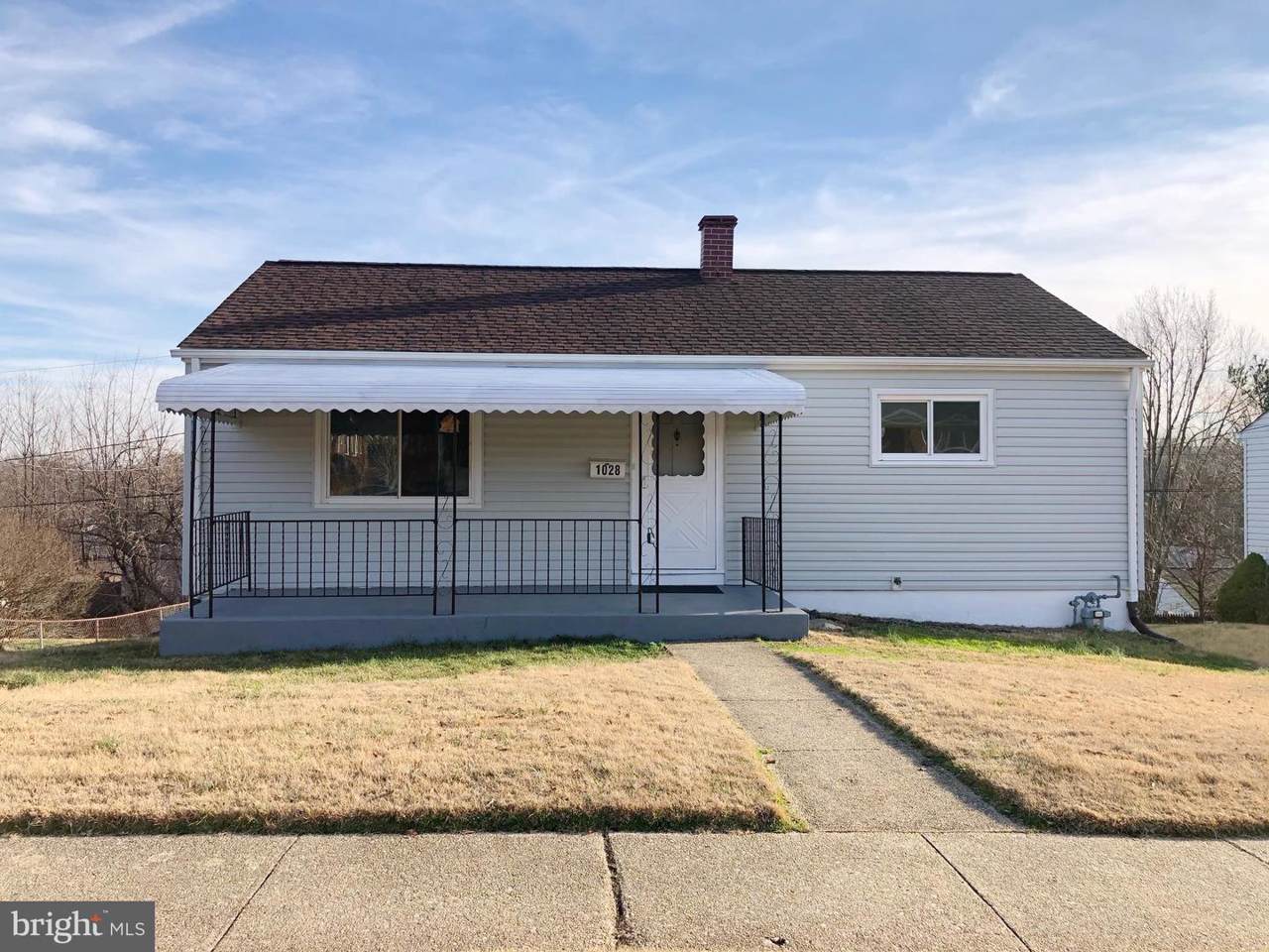 1028 Ward Street - Photo 1