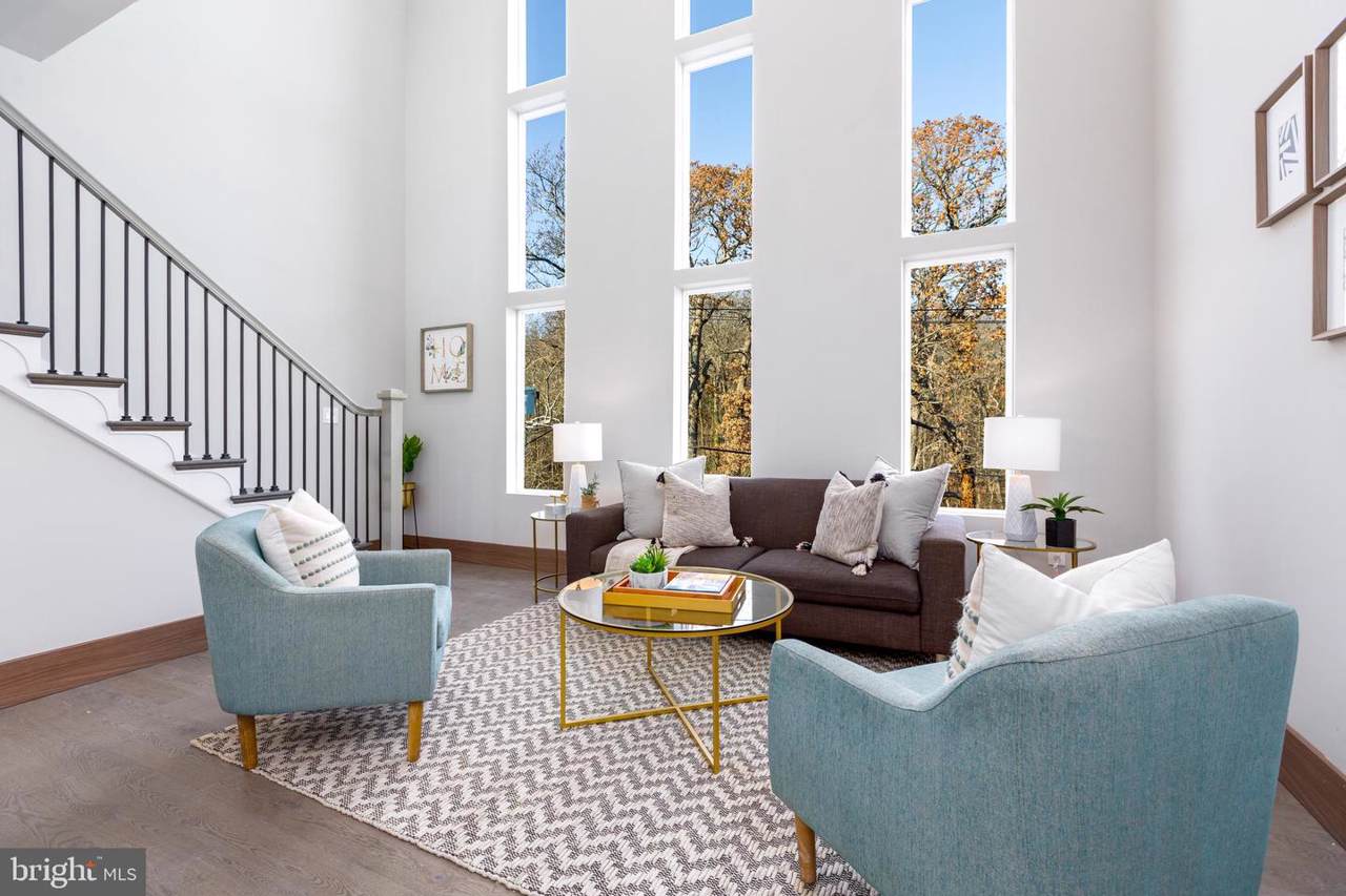 2109 M Street - Photo 1