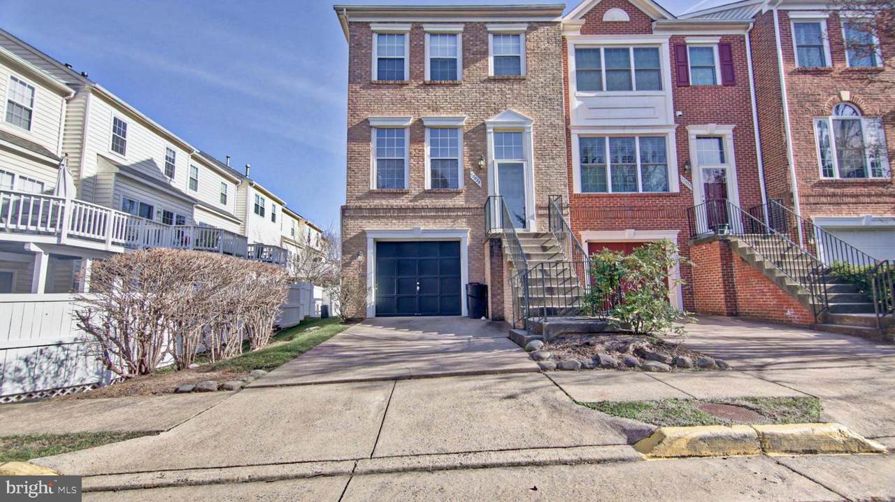12023 Edgemere Circle - Photo 1