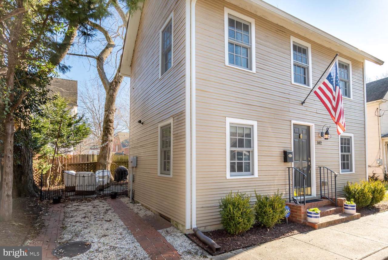 102 Talbot Lane - Photo 1