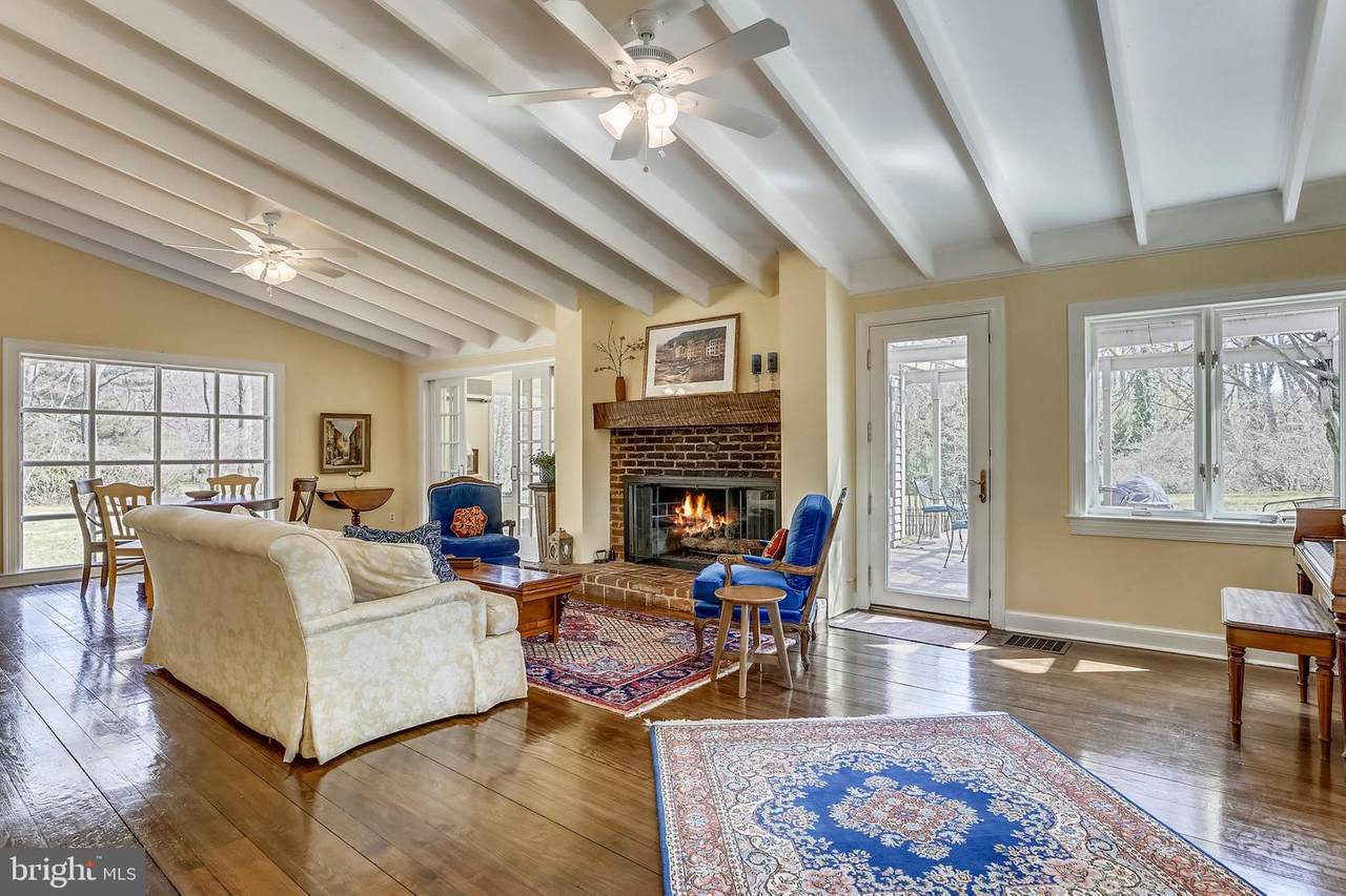 3129 Sleepy Hollow Road - Photo 1