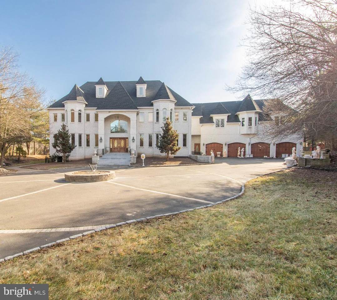 832 Paradise Drive - Photo 1