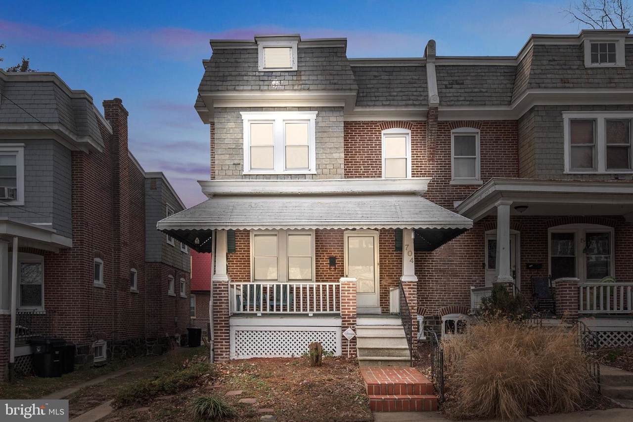 704 28TH Street - Photo 1