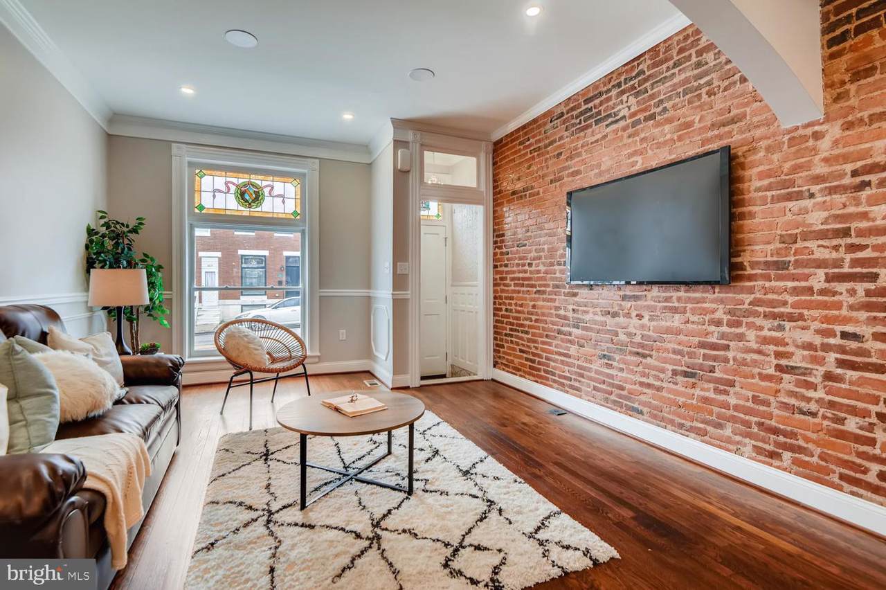 3814 Hudson Street - Photo 1