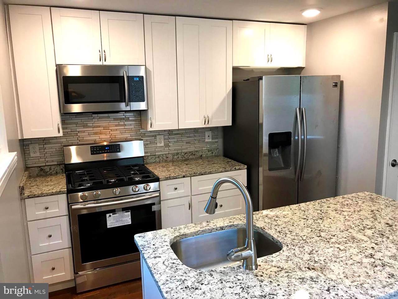 5002 Ready Avenue - Photo 1