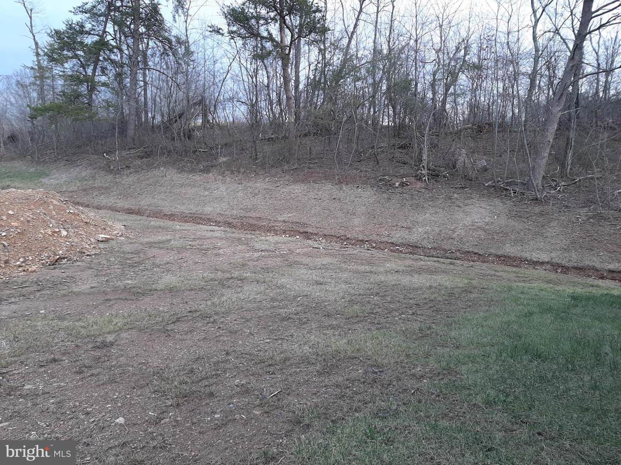 Colonial Dr - Photo 1
