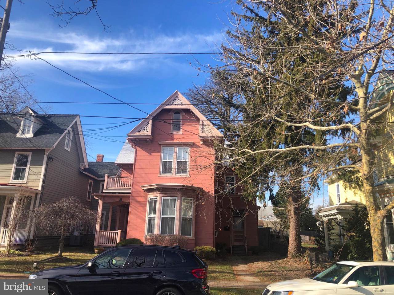 202 Queen Street - Photo 1