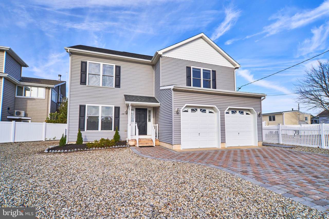 124 Charles Boulevard - Photo 1