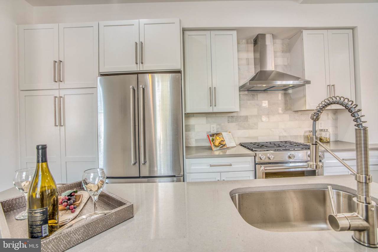1401 William Street - Photo 1
