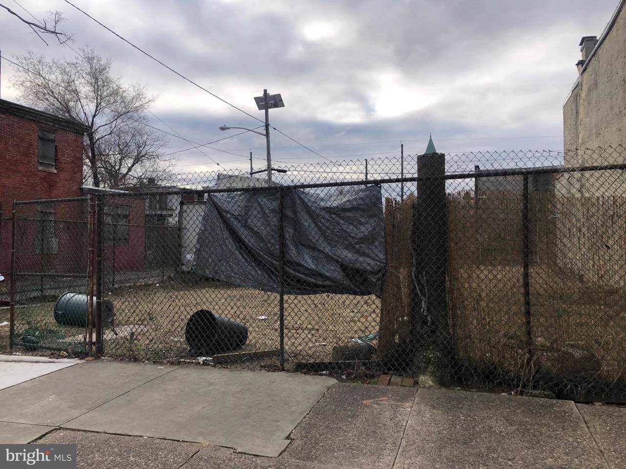 552 Line Street - Photo 1