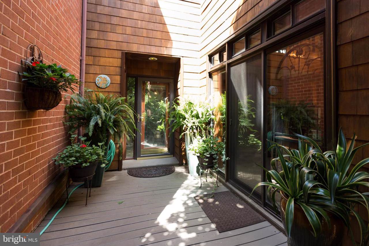 30 Malibu Court - Photo 1