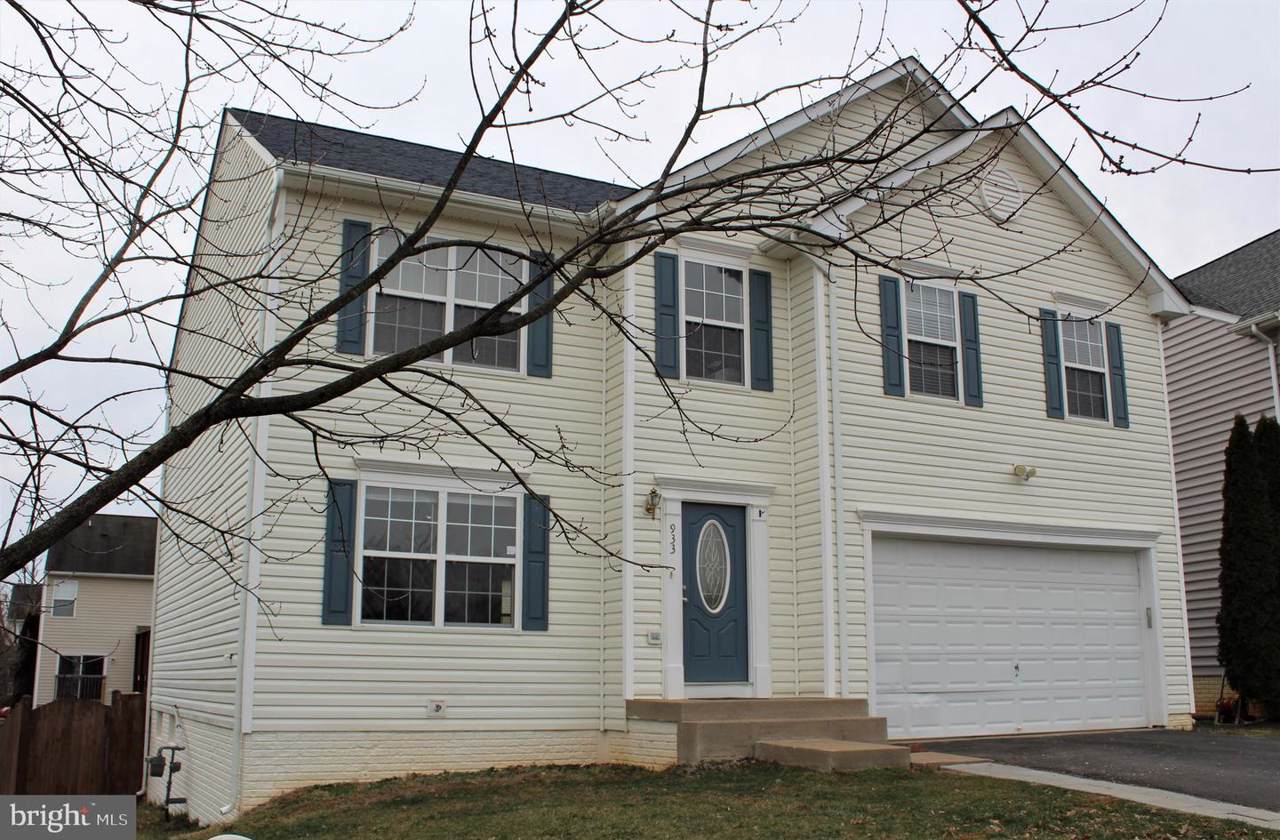 933 Lakewood Circle - Photo 1