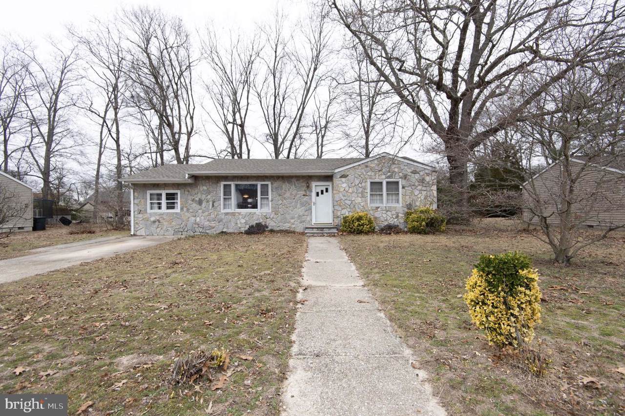 208 Bernard Avenue - Photo 1