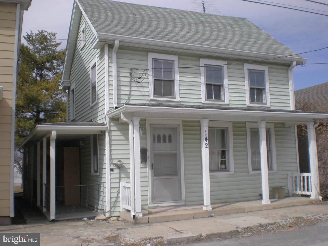 142 Washington Street - Photo 1