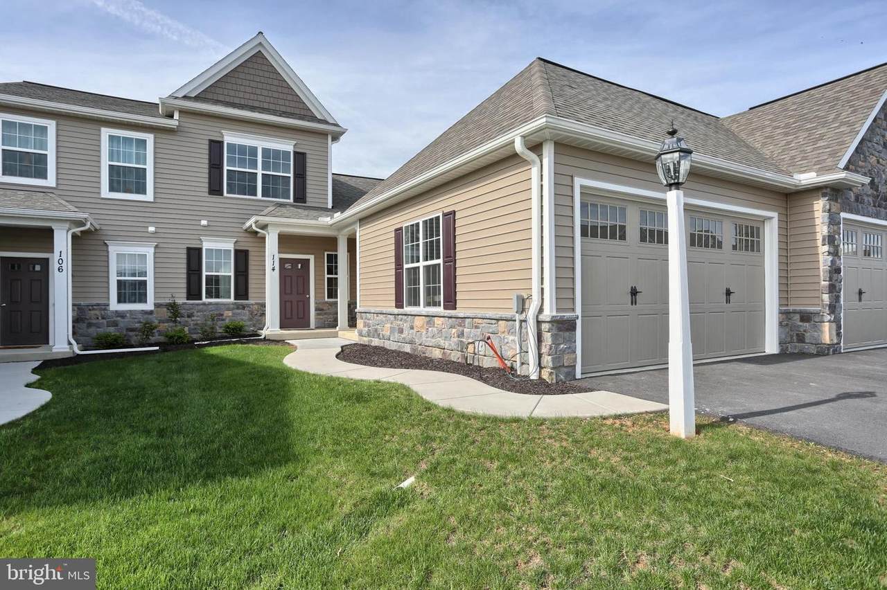 105 South Village Circle - Photo 1
