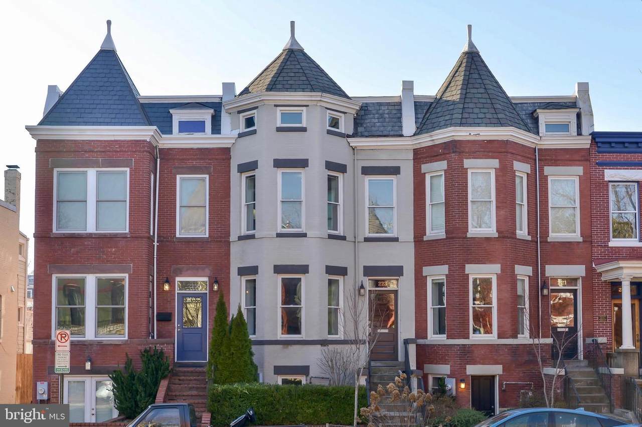 223 11TH Street - Photo 1