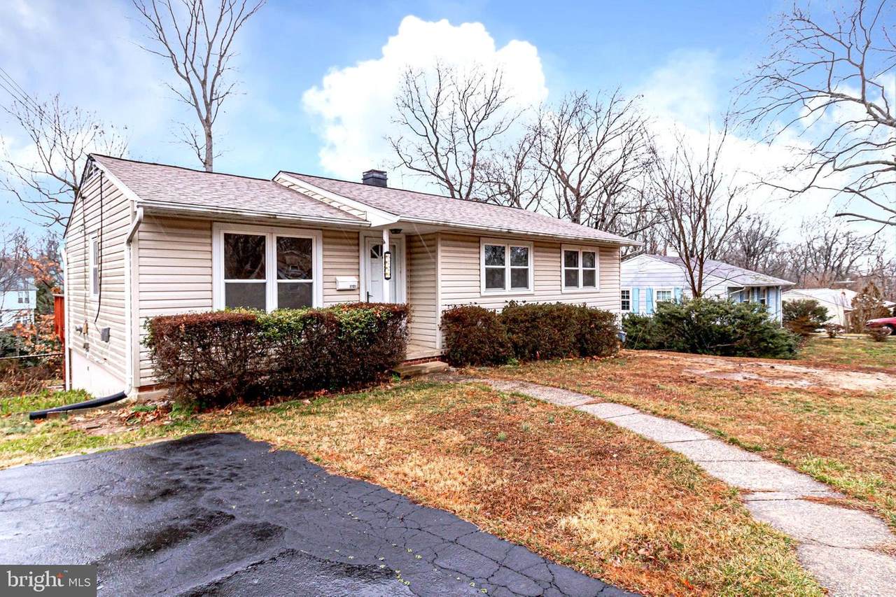5720 Larpin Lane - Photo 1