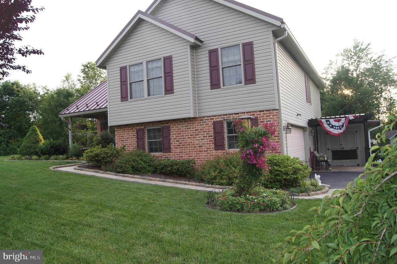 831 Fern Lane - Photo 1