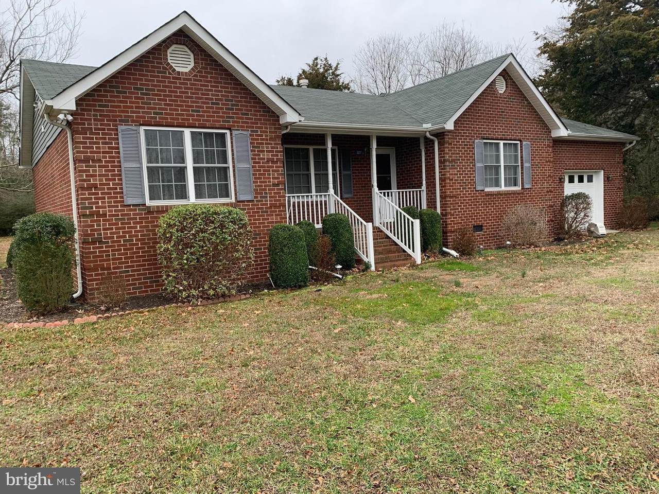 327 White Sand Drive - Photo 1
