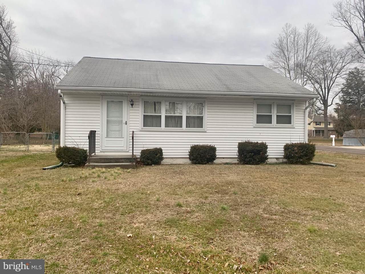 129 Lincoln Drive - Photo 1