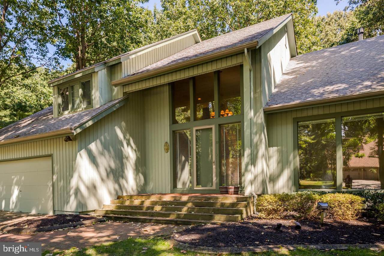 19 Yorkshire Drive - Photo 1