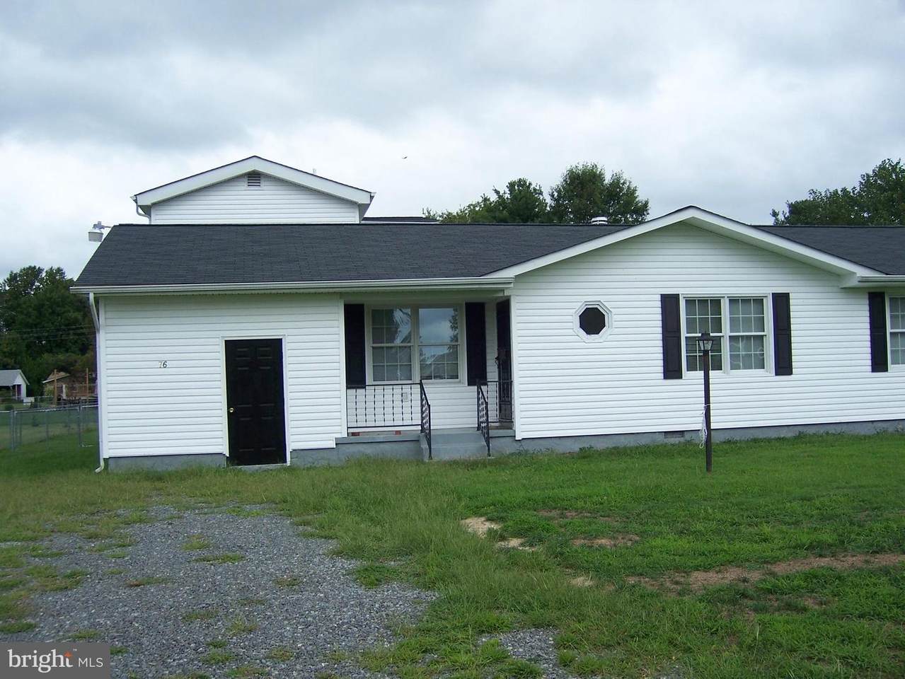 76 Barnes Boulevard - Photo 1