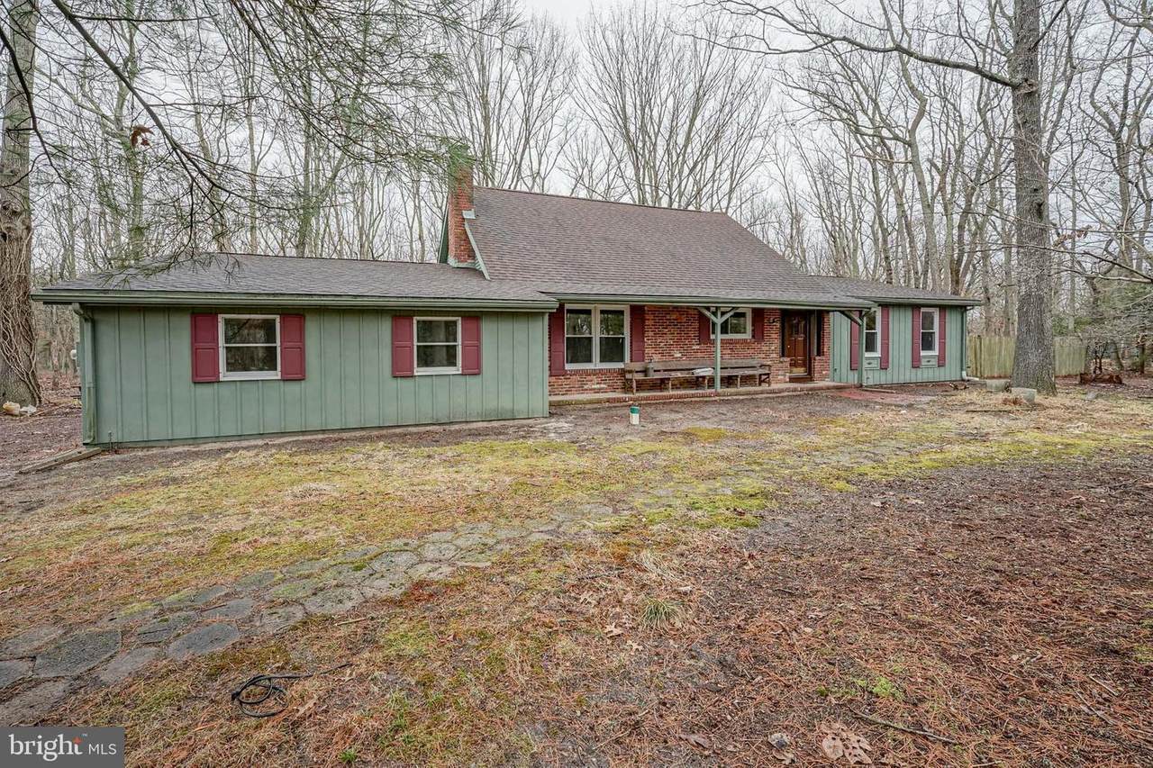 15 Foxchase Road - Photo 1