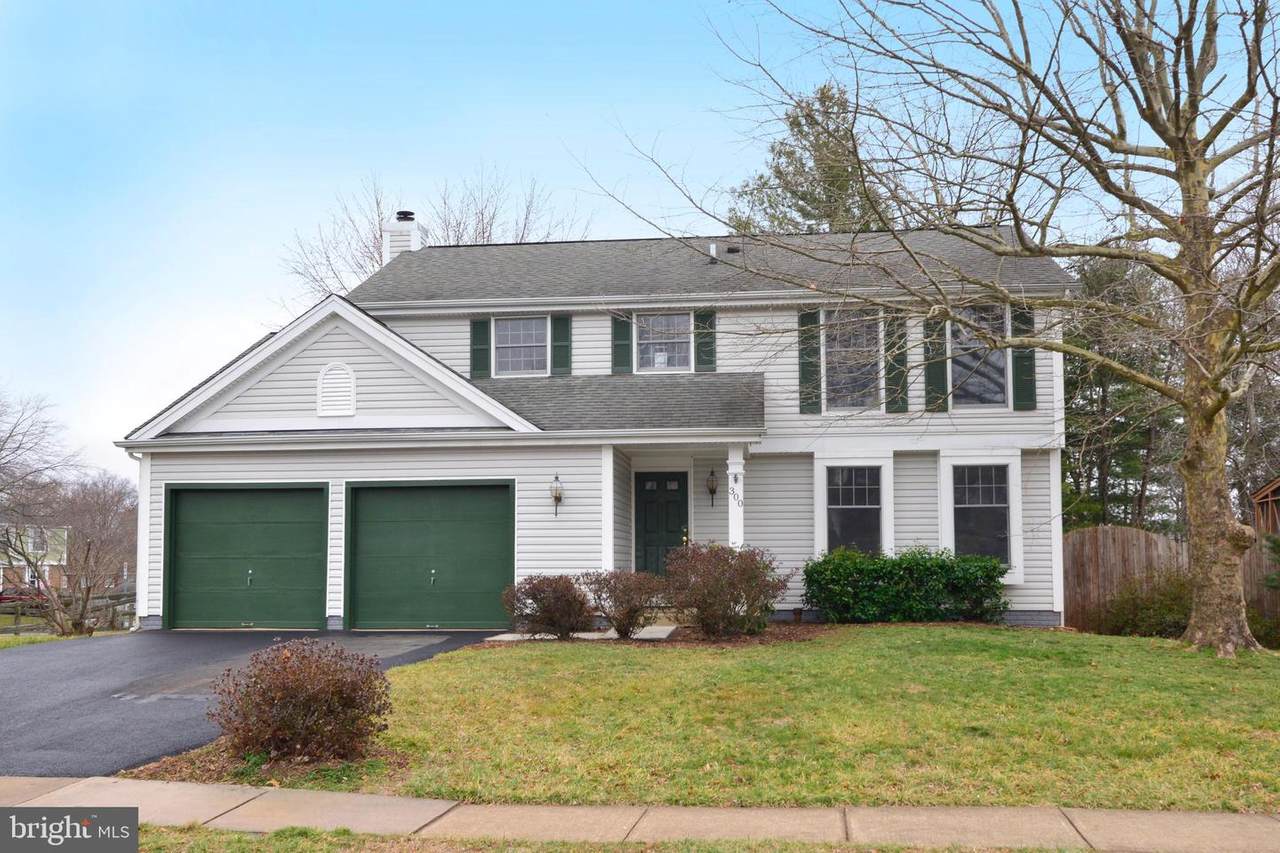300 Samantha Drive - Photo 1