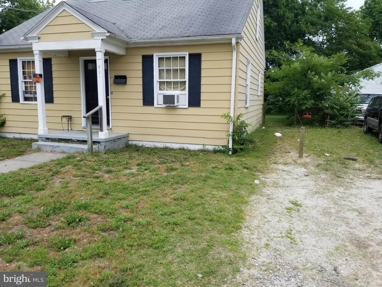 921 Preston Street - Photo 1