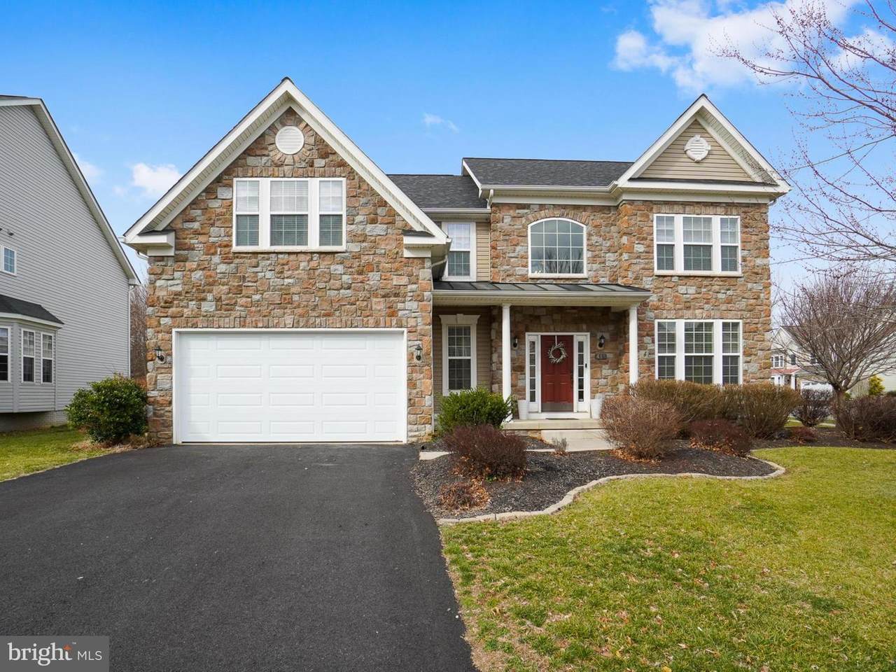415 Mohican Drive - Photo 1