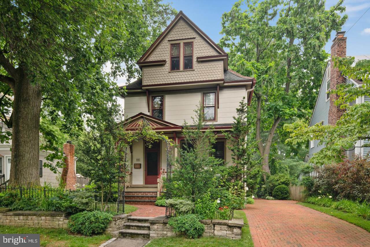 111 7TH Avenue - Photo 1