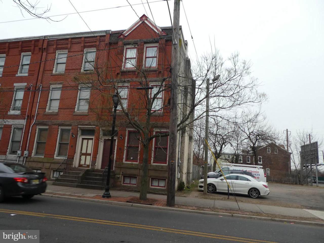 211 Clinton Avenue - Photo 1