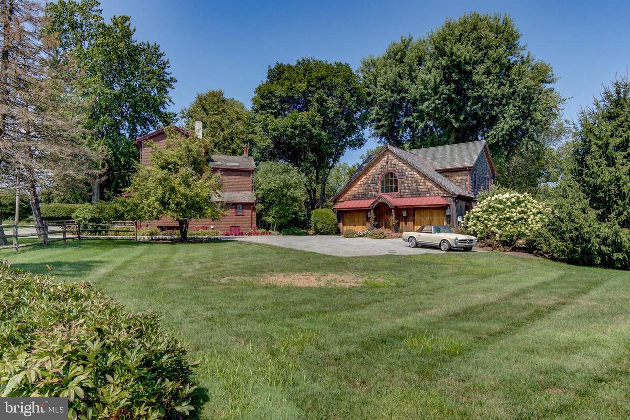 701 Providence Road - Photo 1