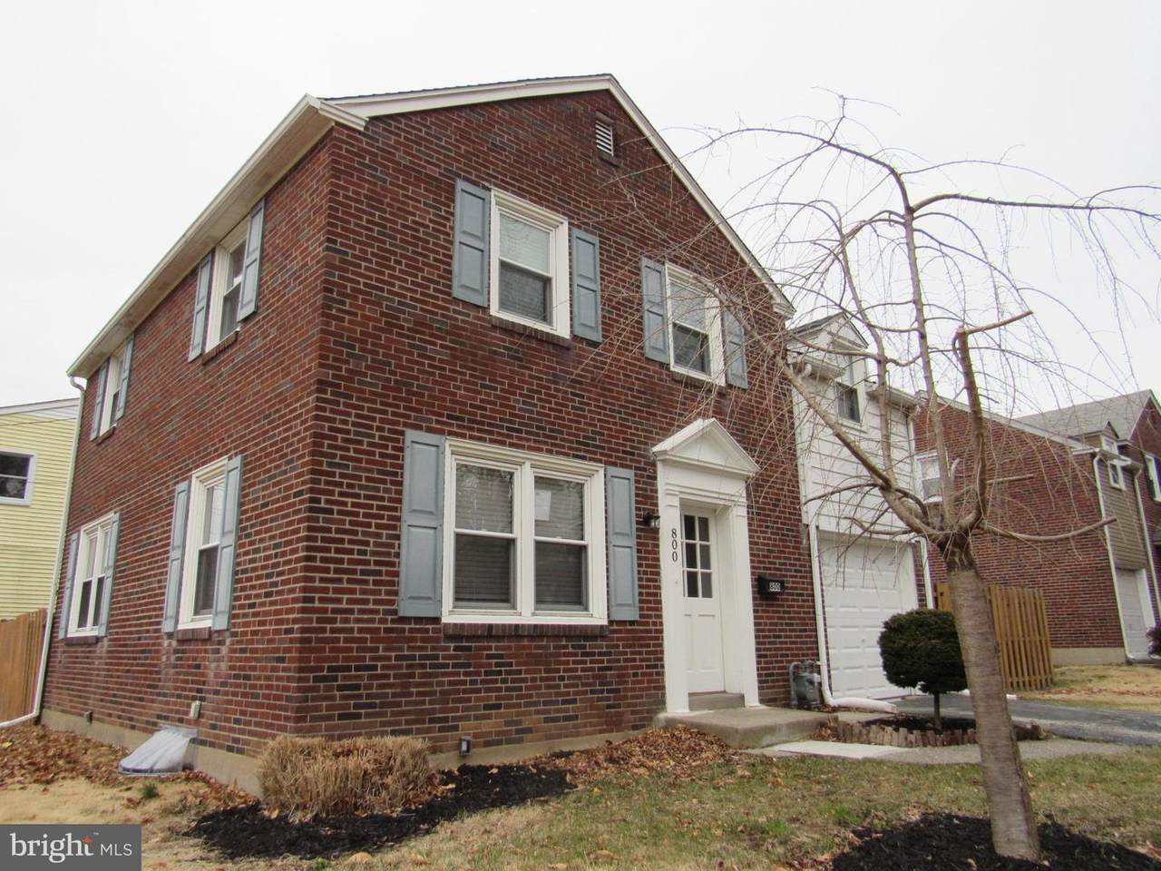 800 Clarendon Road - Photo 1