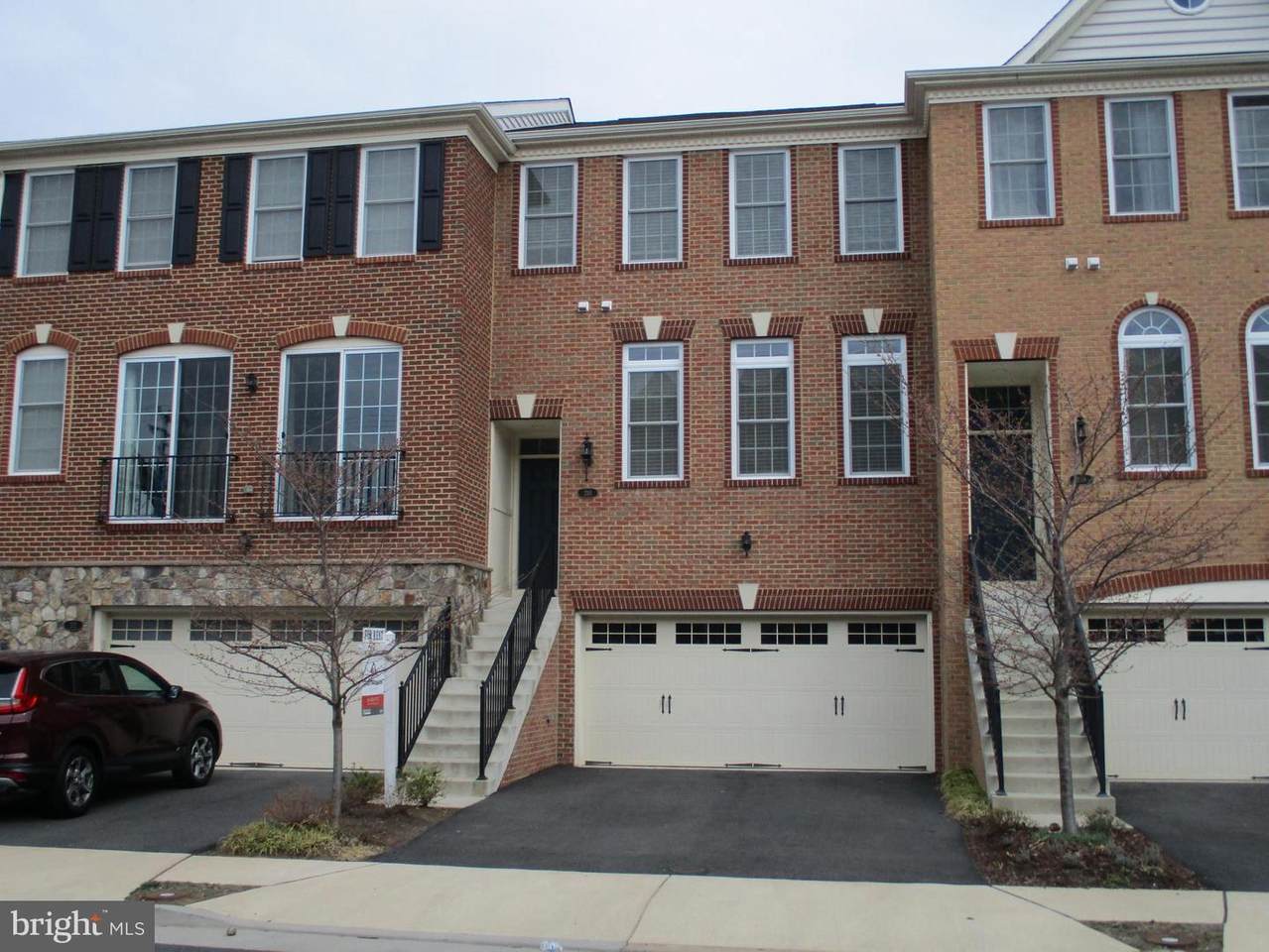 210 Croft Square - Photo 1